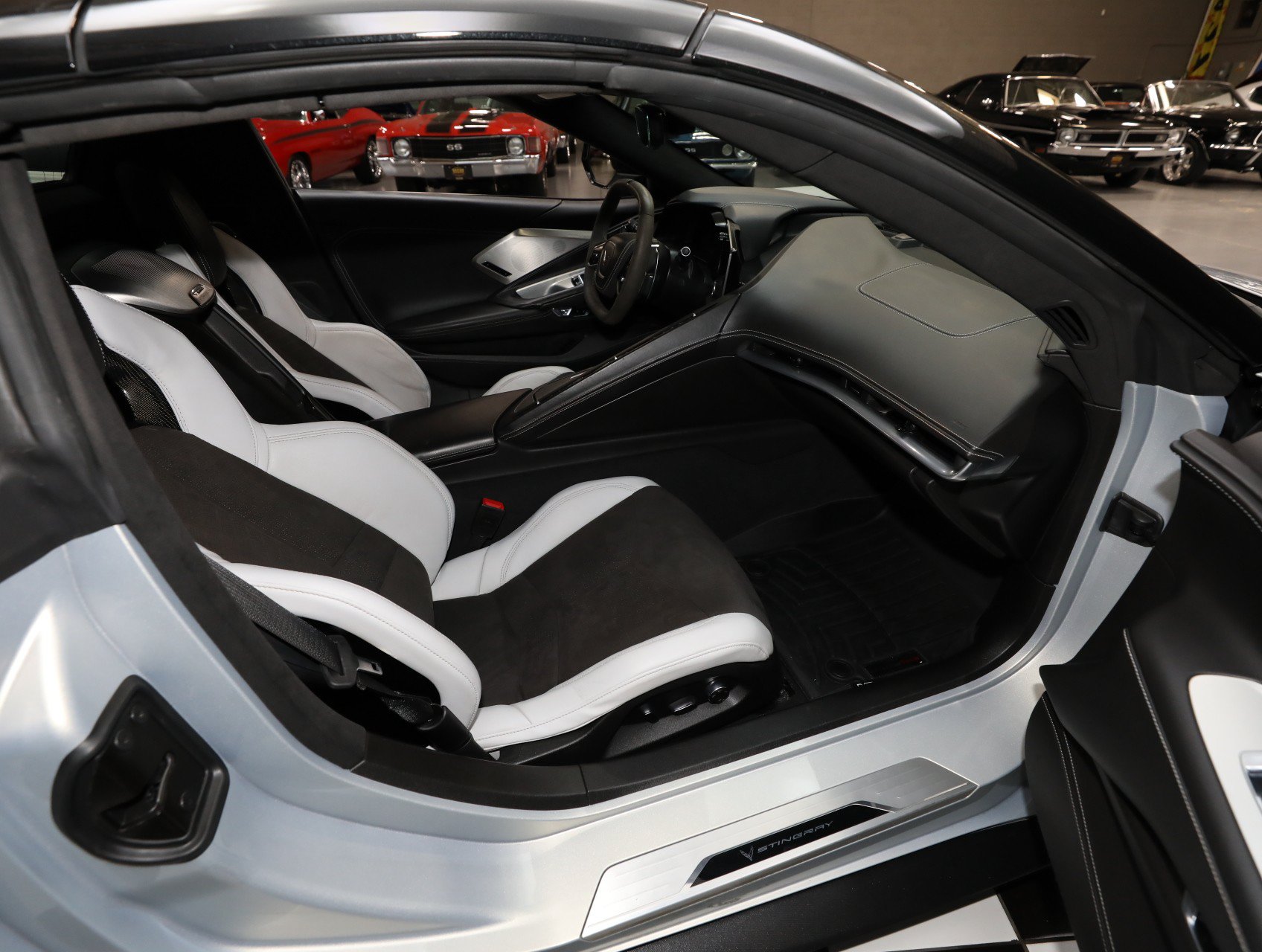 Used 2021 Chevrolet Corvette Stingray Premium Conv w/ Z51 Performance Package RWD image 56