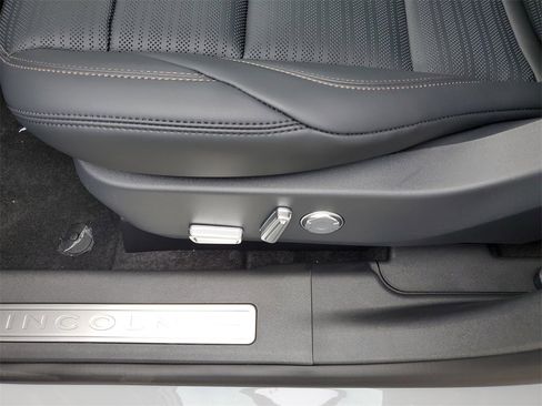 New 2026 Lincoln Nautilus Reserve image 22