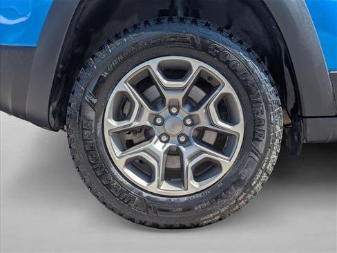 Used 2020 Jeep Cherokee Trailhawk w/ Cold Weather Group AWD/4WD image 23