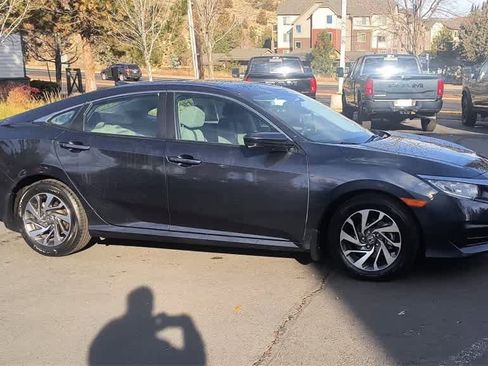 Used 2018 Honda Civic EX image 2
