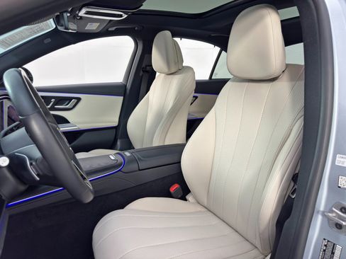 Used 2025 Mercedes-Benz E 350 E 350 w/ MBUS Superscreen Package image 40