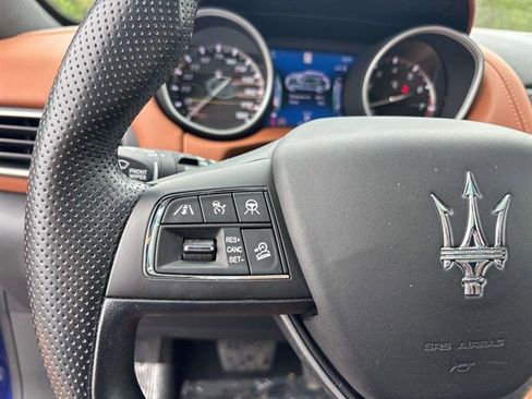 Used 2020 Maserati Levante image 20