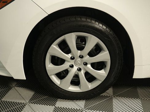 Used 2021 Toyota Corolla LE FWD image 10