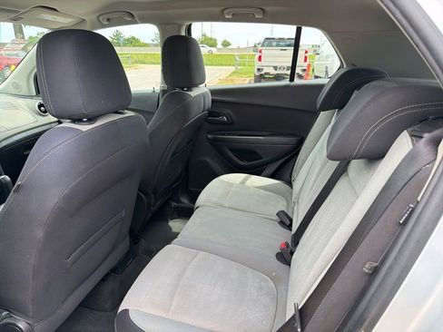 Used 2016 Chevrolet Trax LS FWD image 11