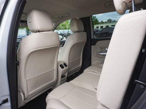 Used 2023 Mercedes-Benz EQB 300 4MATIC image 37
