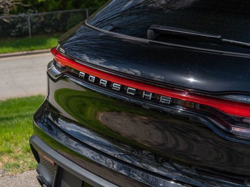 Certified 2026 Porsche Macan image 15