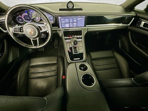 Used 2018 Porsche Panamera 4 image 19