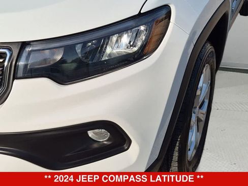 Used 2024 Jeep Compass Latitude AWD/4WD image 10