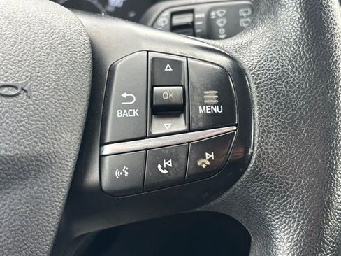 Used 2022 Ford Escape SE image 17