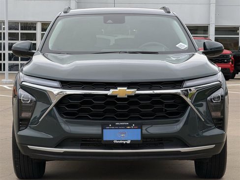 Used 2025 Chevrolet Trax LT image 7