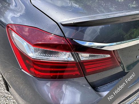 Used 2017 Honda Accord Sport image 25