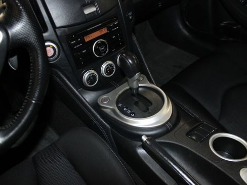 Used 2011 Nissan 370Z Coupe RWD image 14