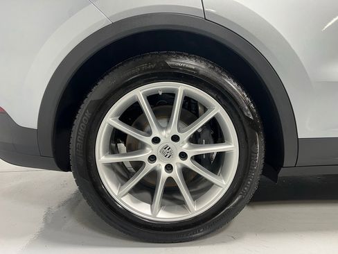 Used 2024 Porsche Cayenne Base w/ Premium Package image 15