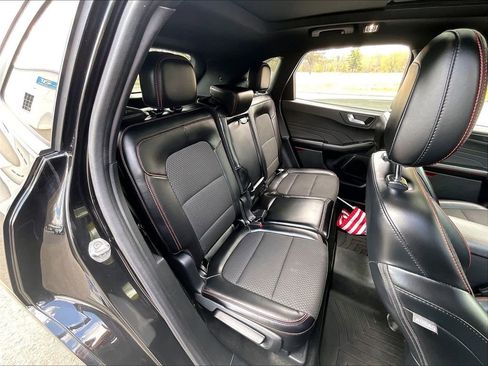 Used 2024 Ford Escape ST-Line w/ Tech Pack #1 AWD/4WD image 18