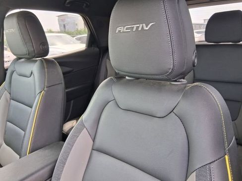 Used 2025 Chevrolet TrailBlazer ACTIV w/ Convenience Package FWD image 17