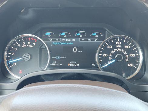 Used 2019 Ford F150 Lariat w/ Equipment Group 502A Luxury AWD/4WD image 16