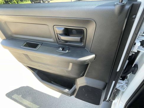 Used 2020 RAM 3500 Tradesman w/ Chrome Appearance Group image 16