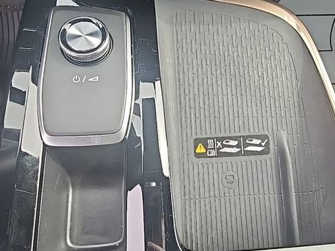 Used 2025 Buick Enclave Avenir w/ Super Cruise Package image 25