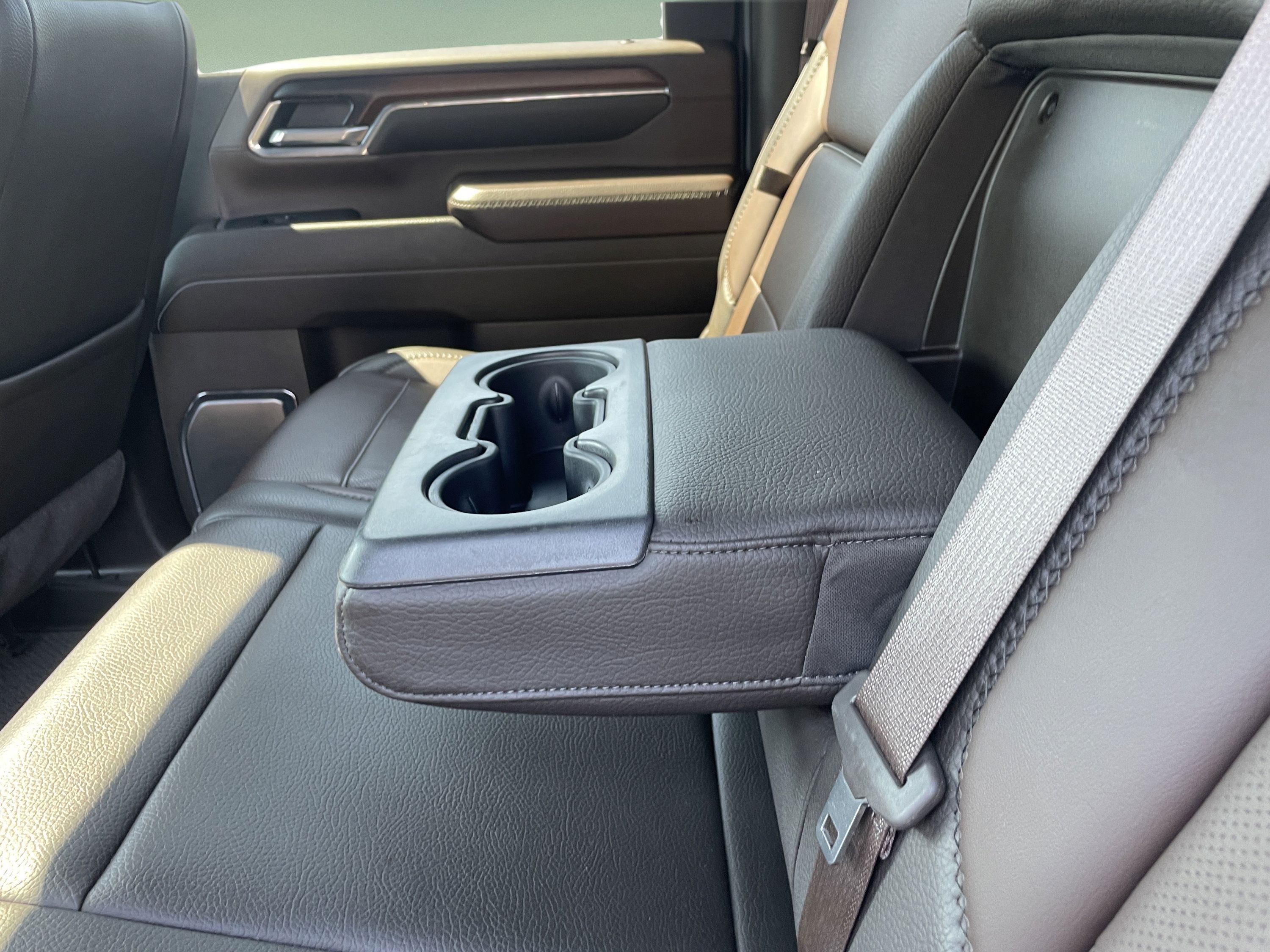 Used 2024 GMC Sierra 3500 Denali w/ Denali Reserve Package AWD/4WD image 27