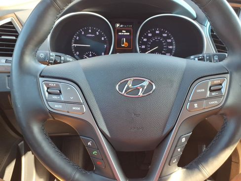 Used 2019 Hyundai Santa Fe XL FWD image 18