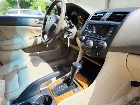 Used 2004 Honda Accord EX image 14