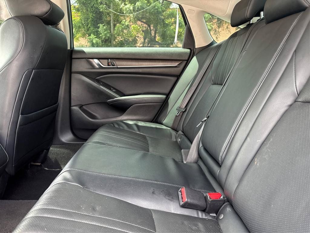 Used 2018 Honda Accord Touring image 10
