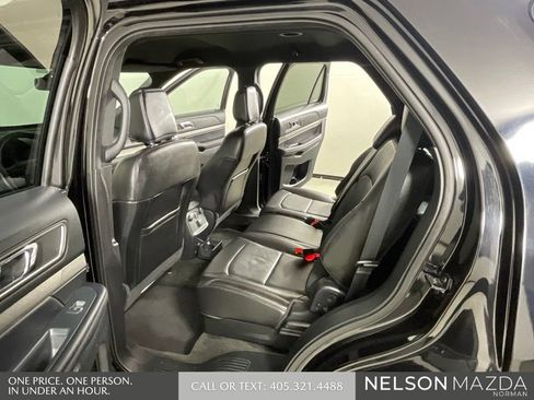 Used 2018 Ford Explorer XLT w/ Equipment Group 202A FWD image 12