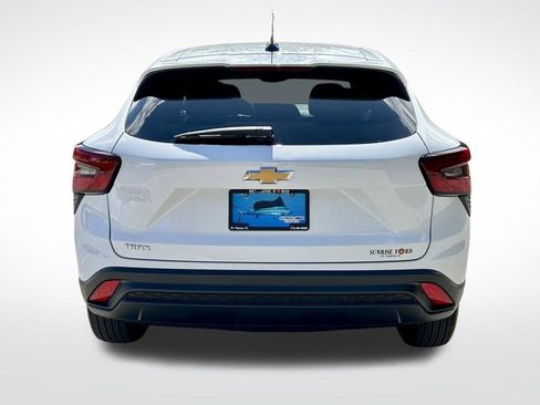Used 2024 Chevrolet Trax LS w/ Driver Confidence Package image 6