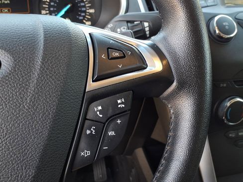 Used 2018 Ford Edge SEL image 32