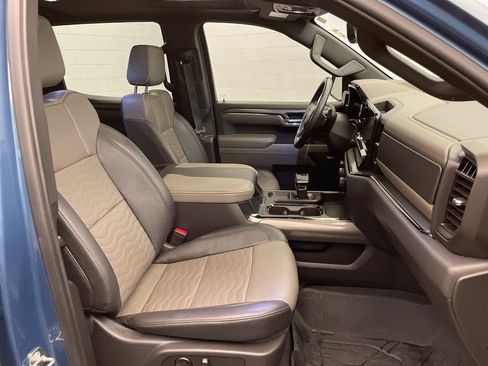 Used 2024 Chevrolet Silverado 1500 ZR2 w/ Technology Package image 25