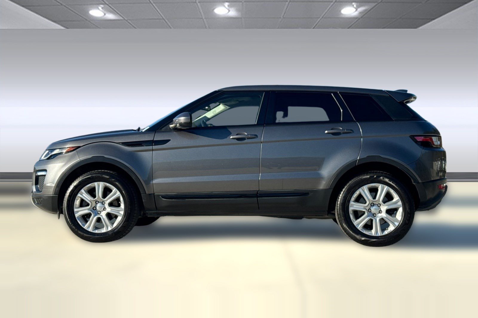 Used 2016 Land Rover Range Rover Evoque SE Premium AWD/4WD image 2
