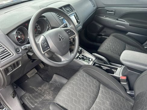 Used 2025 Mitsubishi Outlander Sport ES AWD/4WD image 11