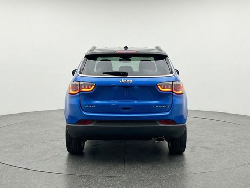 Used 2025 Jeep Compass Limited image 7