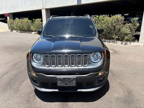 Used 2017 Jeep Renegade Latitude FWD image 2