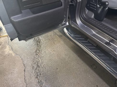 Used 2011 Ford F150 XLT w/ XLT Chrome Pkg image 14