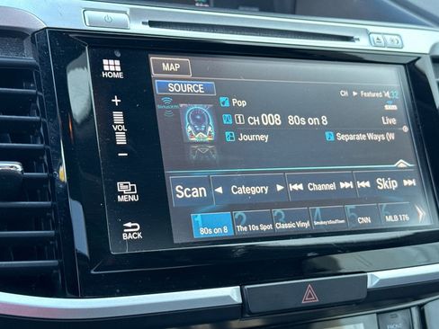 Certified 2017 Honda Accord Touring image 22