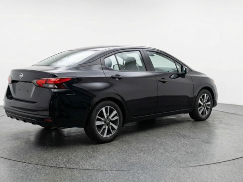 Used 2025 Nissan Versa SV image 9