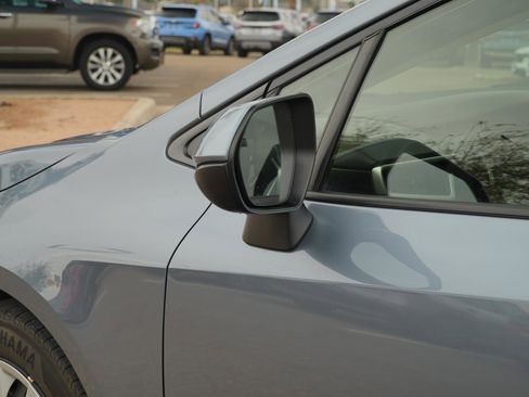 Used 2022 Toyota Corolla LE image 11