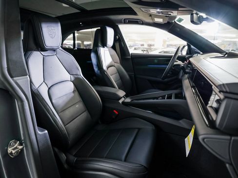 New 2026 Porsche Macan Turbo Electric image 29