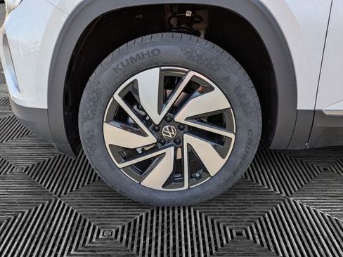 New 2026 Volkswagen Atlas SEL image 9