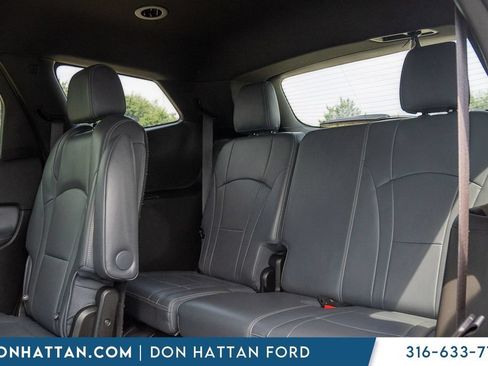 Used 2023 Buick Enclave Essence AWD/4WD image 20