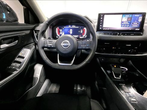 Used 2024 Nissan Rogue SL w/ SL Premium Package image 7