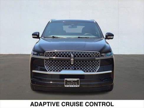 Certified 2025 Lincoln Navigator Reserve AWD/4WD image 8