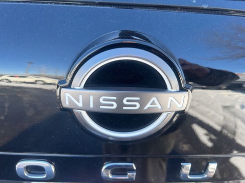 Certified 2022 Nissan Rogue SV image 35