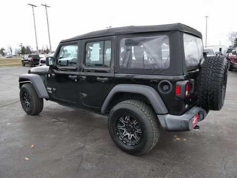 Used 2019 Jeep Wrangler Unlimited Sport image 7