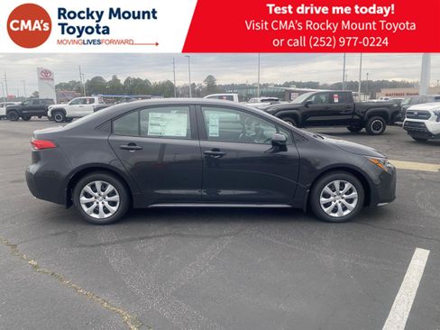 Used 2026 Toyota Corolla LE image 8