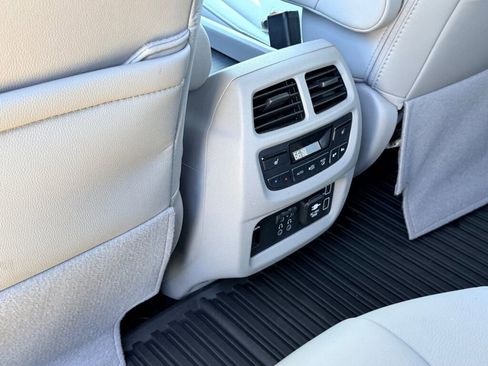 Used 2019 Honda Pilot Touring image 23