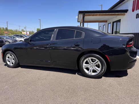 Used 2019 Dodge Charger SXT RWD image 11