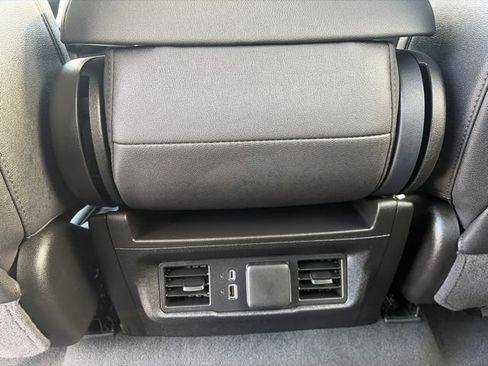 Used 2025 GMC Sierra 1500 SLT AWD/4WD image 31