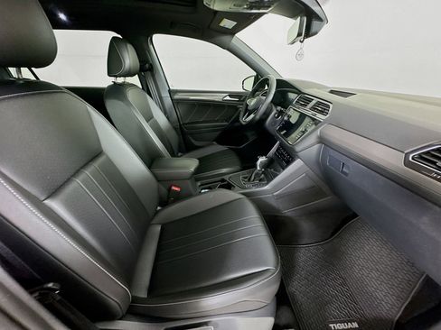 Used 2024 Volkswagen Tiguan SE R-Line w/ MDO Package, Three-Row FWD image 30